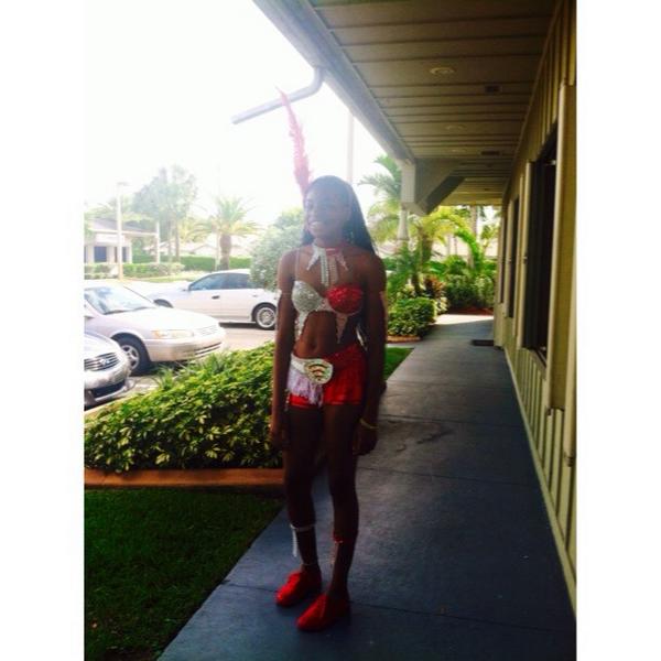 mcpuff__'s tweet image. #carnival2k14 💕