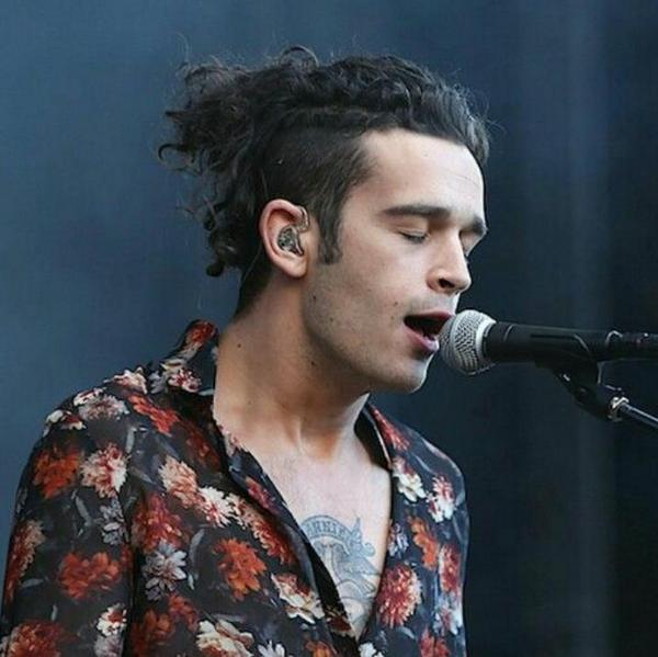 𝒓𝒐𝒙𝒚 Sehyoon On Twitter Kaararose Matt Healy Hair