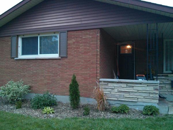 StadsBabyFarm's tweet image. Shutters and new door! Love the color! Excited for lots of painting next spring and summer!! Thanks @Cameldoggz