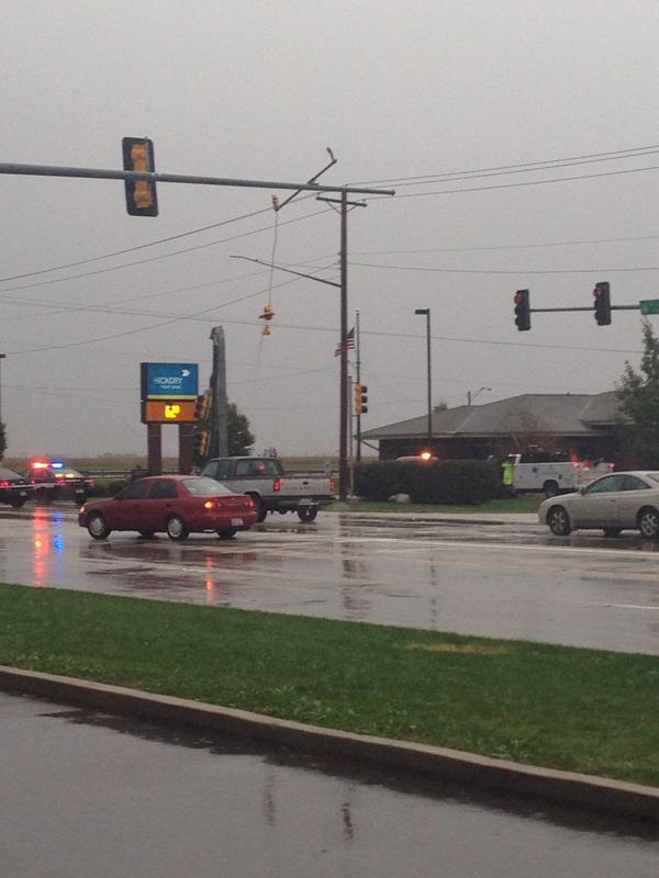 ShanteleVision's tweet image. Storm damage in Decatur. @wics_abc20
