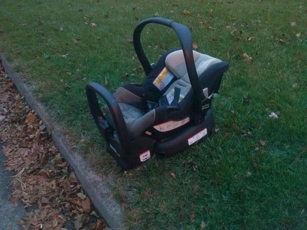 Cameldoggz's tweet image. @StadsBabyFarm Our @Britax Chaparone is de-comissioned. It served us and our 2 kids amazingly!!