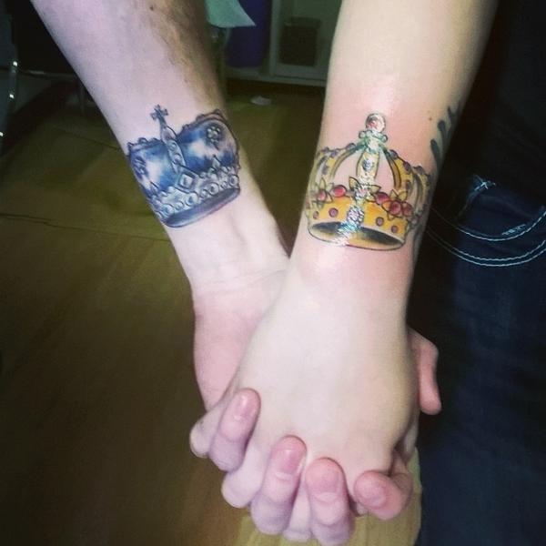 Giules's tweet photo. #couplescrowns #tattoos #myfiancé http://t.co/bmnI3MWUtQ