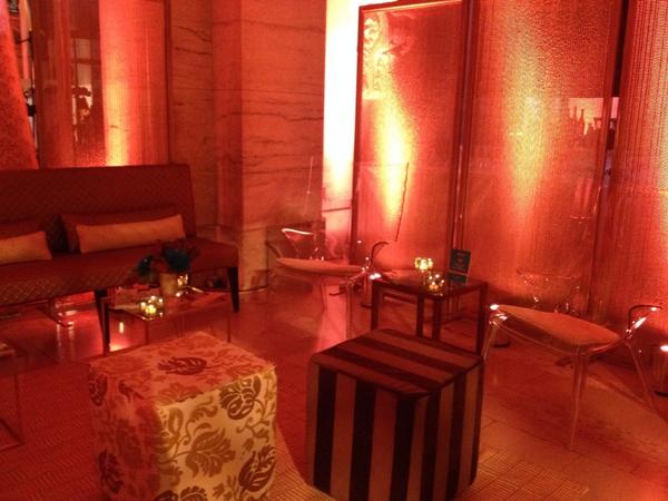 amylevinepstein's tweet photo. Love this glam and cozy lounge at #theknotgala http://t.co/v1aBLPOEZz