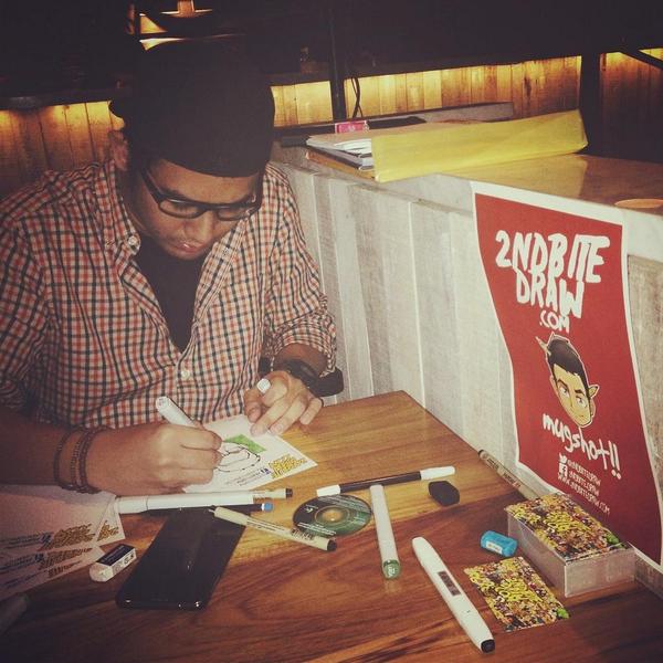 2ndbiteDraw's tweet image. 2ndbitedraw at locanda. Jakarta. Come meet us on the next event! 
#indonesia #spaceA #mugshot #draw #illustration
