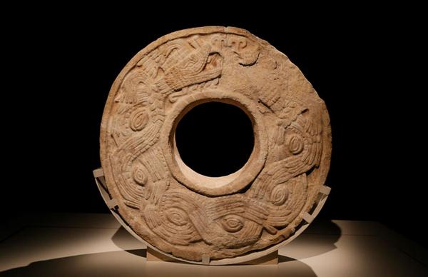 PresidenciaMX's tweet image. Los habitantes de París, disfrutan una #Expo sobre los mayas ¡Entérate! #ElFuturodeMéxico ow.ly/CHGVD