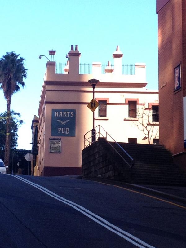 BrookerRules's tweet photo. My vote for Sydney's best pub @HartsPub http://t.co/NOQ63U6UAI