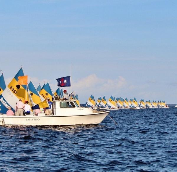 HSDeHart's tweet photo. Great picture of a start at #SunfishWorlds today @Camp_SeaGull @Camp_Seafarer http://t.co/vxnT5SFru8
