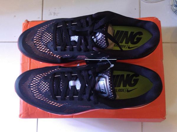 VRVstore's tweet image. Mumpung tgl muda yuk ditakis Airmax2014 size 9us/42.5. Bisa cicil ke @kickSolution