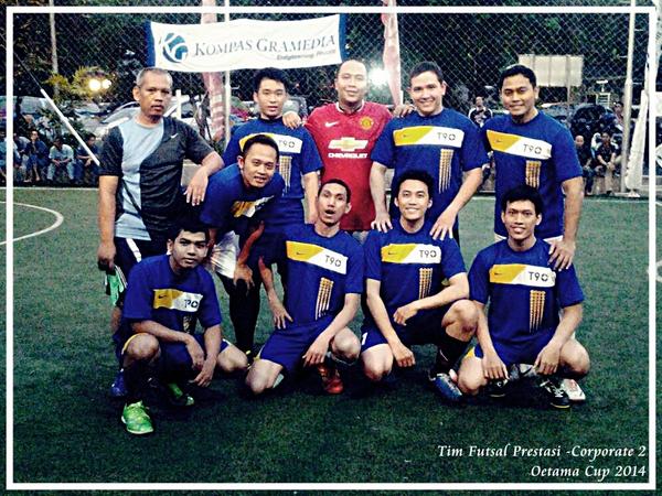 endyedy's tweet photo. Tim Futsal atau Boy Band?? Tim Futsal Prestasi - Corporate 2 #OetamaCup2014 @KompasGramedia http://t.co/IFDGHF5QYd