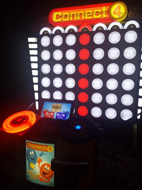 IsletaCasino's tweet image. We're not sure if it's the largest Connect 4 in the world...but we know it's a lot of fun!  #funconnection