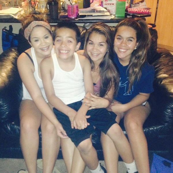 teremonet's tweet photo. cause we finally got to see and hangout with our little brother😊💗 #missingbella http://t.co/D9RXadzmaX