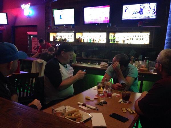 cee_beez's tweet photo. I am #thankful for all the #mnf pals I have @scott_henderson @simplyavivi @YXEguy #theyactuallydolikeme #notphotos http://t.co/Crhbwg7ygn