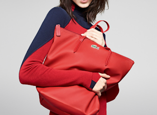Smilingirls's tweet photo. Cosas que no pueden faltar en tu bolso, ¿estás de acuerdo?
http://t.co/wScaX9vn1U http://t.co/9nv9MkrKsq