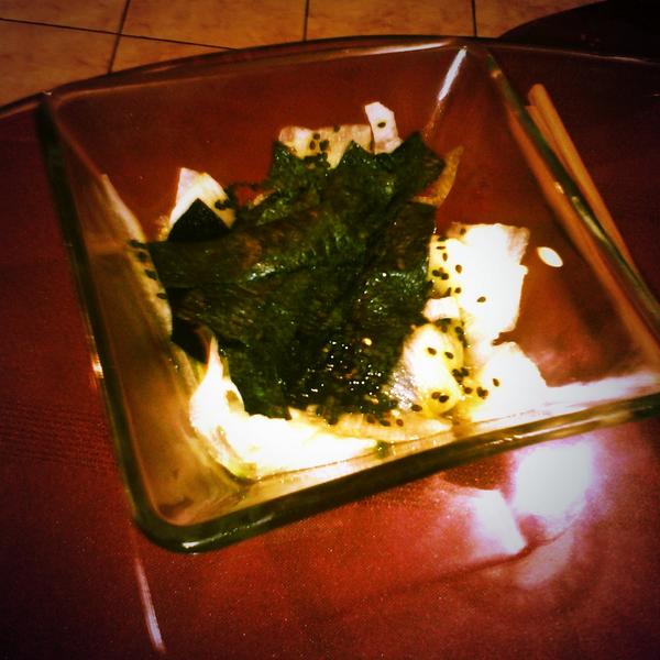isfryd's tweet photo. Seaweed and cucumber #paleofood #PaleoDiet  #eatclean #eathealthy http://t.co/6P9eBWvkPZ
