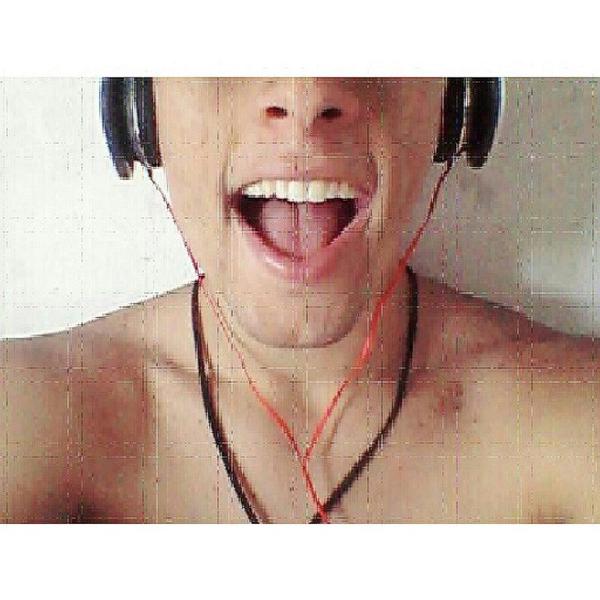JazminRvr's tweet photo. Se liga no Groove. #noite #madrugada #musica #louvor #altashoras #happy #love #iphonesia #good #segue #sigodevolt... http://t.co/aX7qt5pSl5