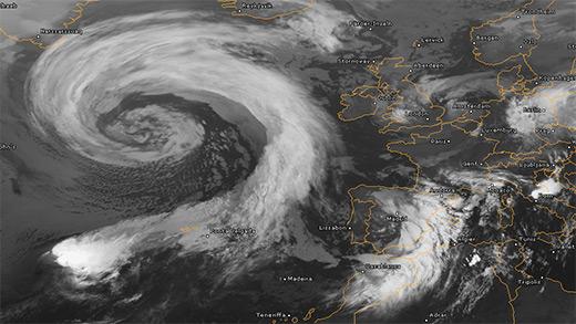 RT "<a href="/weermanrobert/">➡️ Robert de Vries</a>: Indrukwekkende stormdepressie op de Atlantische Oceaan brengt ons warmer dit weekend ”