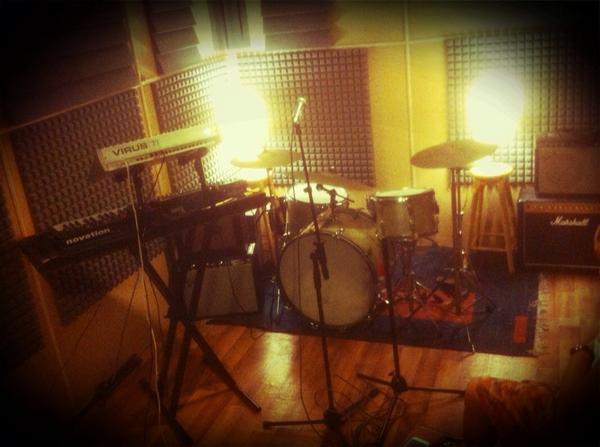 consumers5's tweet photo. AFRO MUSICSTUDIOS ACADEMY en Barranquilla. Nuestro nuevo centro de operaciones! Recomendadisimo Muy pronto en Bquilla http://t.co/nuzF1npJzq