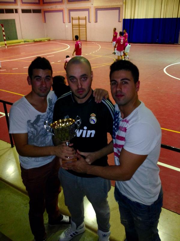 LA_MerkelsFS's tweet photo. Y decian que los Merkels no ganaban titulos... @pepeltornas @Franfristyle @JoseGN87 http://t.co/49nvaTviIx