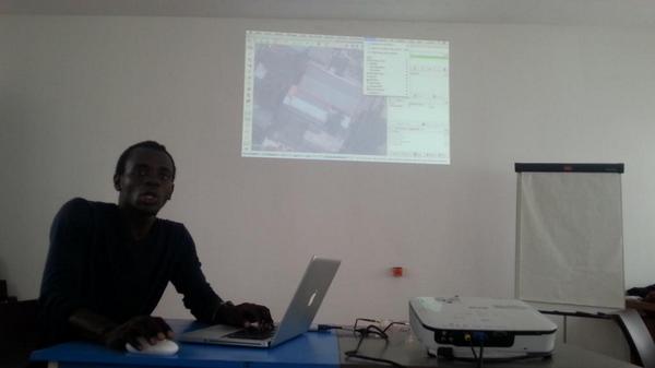 ProjetEOF's tweet image. @ndongamadou @OpenStreetMapSn @EmmanuelBama @konan_maurel @OSMCI forment sur flux travail #openstreetmap &amp;amp; #Learnosm