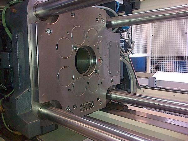 Equipement de 8 machines en plateaux magnétiques tecnomagnete tout acier chez Falk