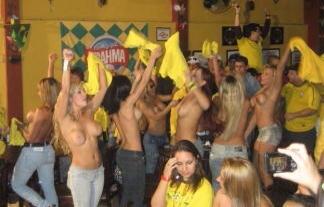 かふお サッカー日本vsブラジル戦やってるらしいが こんな国に勝てるわけがなかろう Http T Co Hdrhjhcbqe