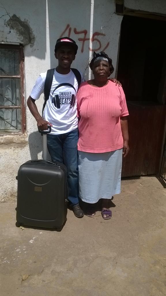 Mallyzn's tweet photo. #MfanawaseMjondolo my granny happy to see me going to represent my country #swaggerwear @leadership_2020 http://t.co/w2aLYdksMT