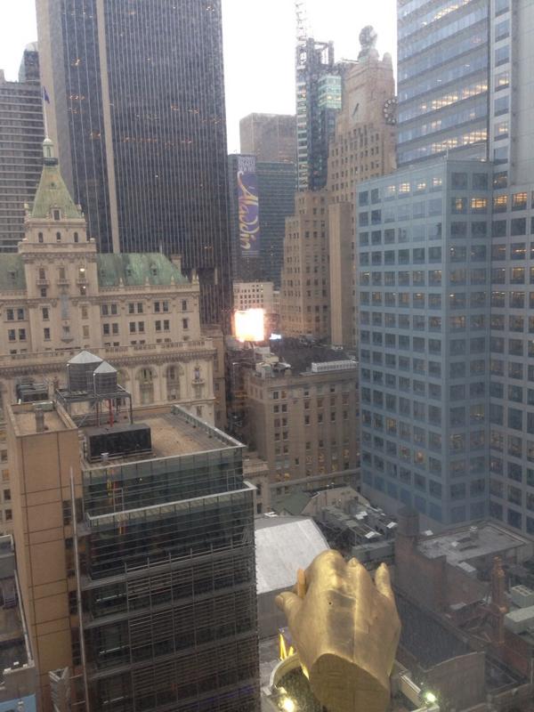IAmSophiaNelson's tweet photo. Love waking up in a city that doesn't sleep! #NYBookLaunch #TheWomanCodeBook #ThereIsACode #UnlockYourLife http://t.co/3WN5R8K1a1