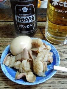tabearuki_diary's tweet photo. 木場 河本

昭和初期の大衆居酒屋。女将さんはなんと80歳のを超えている。元祖ホッピー屋さんと���われているこのお店のホッピーは400円、ホッピーに最高に合う煮込み300円とかなりの高CP。
http://t.co/xRZZcj7bQS http://t.co/zBV3HhWQqE