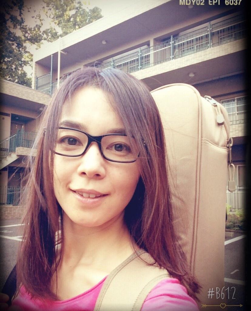 朝岡実嶺 Mirei Asaoka Twitterren 久々 ギターレッスンに行ってきました 今日はパワーコードと言うのを習ったのですが 手首をめいっぱい折り曲げて弾くので すごく痛いです 普段から 手首のストレッチをしないといけませんね Http T Co 03rqcbda