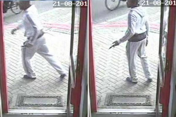 standardnews's tweet photo. Teenager jailed for 'opportunistic' stab murder of gang rival outside shop in Hackney http://t.co/mgtOQD1HMC http://t.co/Pls5nXZtaj