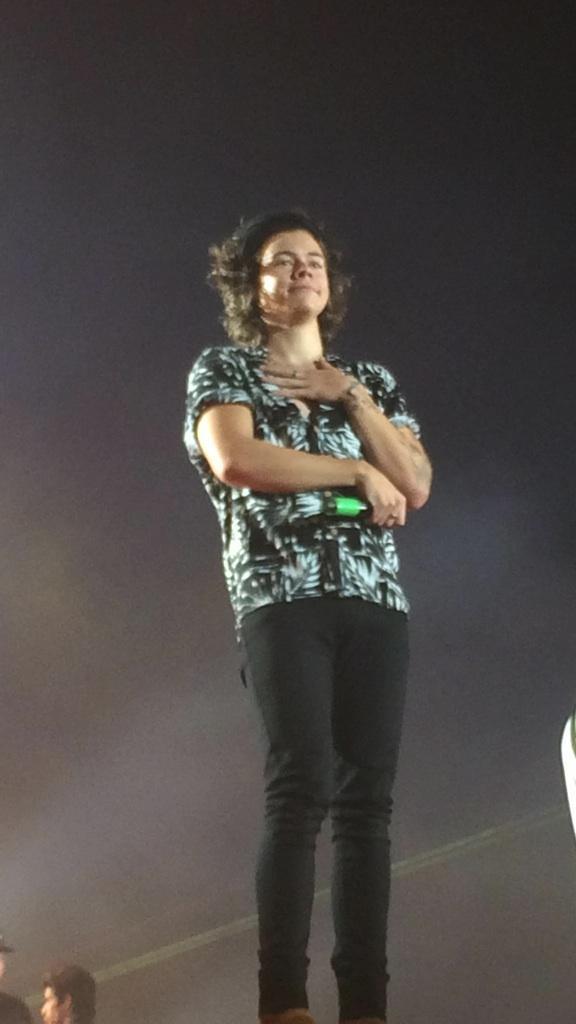 taelepathy7_'s tweet photo. Me after listening to #StealMyGirlAcoustic
#EMABiggestFans1Dᅠ http://t.co/Zuu7RwA2Rt