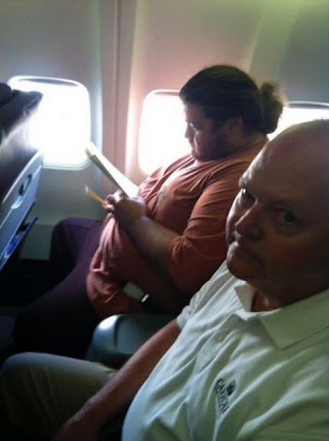 carvalladolid's tweet photo. Montarte en el avión y que ÉL sea tu compañero de vuelo. #CuandoViajo http://t.co/tl5vl7t42v