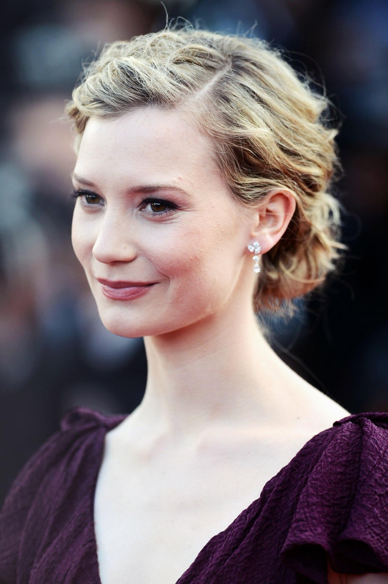 Happy Birthday to Mia Wasikowska   