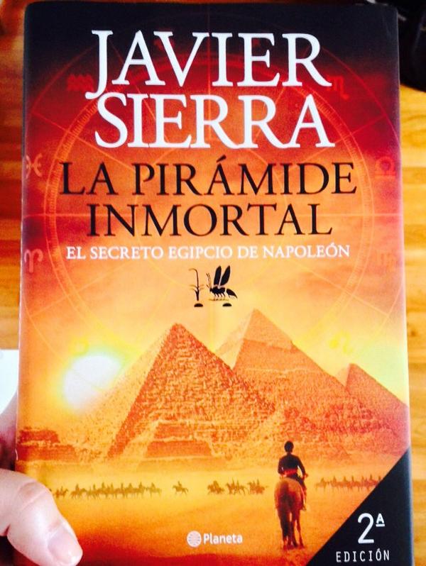 7patry7's tweet photo. Por fin puedo disfrutar de él!!!@Javier__Sierra http://t.co/3g70DBtfkR