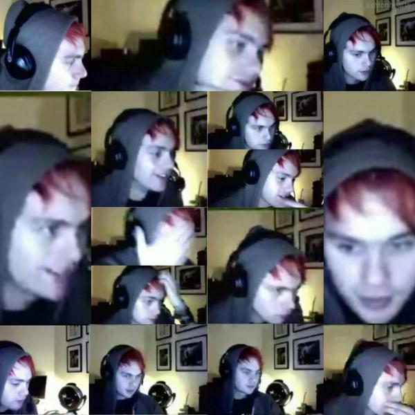 _ashtonhearts's tweet image. Because everybody needs a gamer Michael Clifford on their timeline. 😉