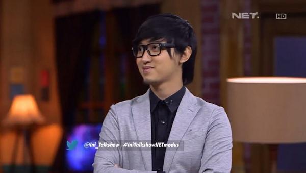 mdtvindonesia's tweet photo. Inilah dia yg bikin video Speech Composing @Ini_Talkshow sudah hadir @ekagustiwana #IniTalkshowNETmodus http://t.co/lAVPMAlvN8