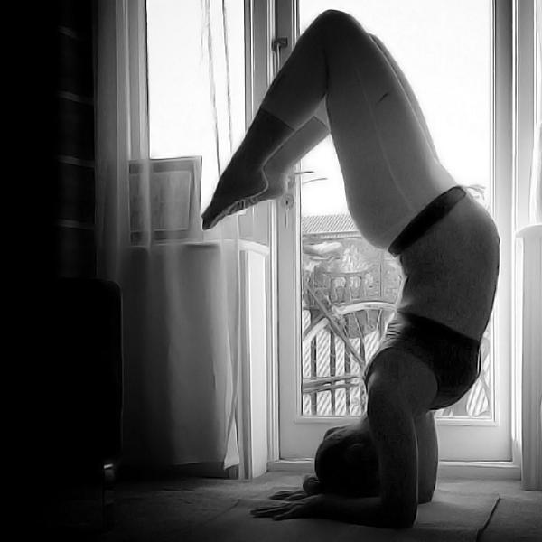 Athleta's tweet image. Congrats Angela, winner of the #BalanceBasics #yoga challenge! Head to bit.ly/1nvsf7J to meet the runners-up.