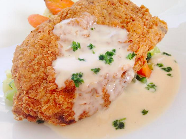 RobsonStreet's tweet photo. Is it lunch yet?! RT @JoeFortesVan: Available for lunch starting today, NEW Diner Classics! (Monday to Friday) http://t.co/D6bKoVrNXx