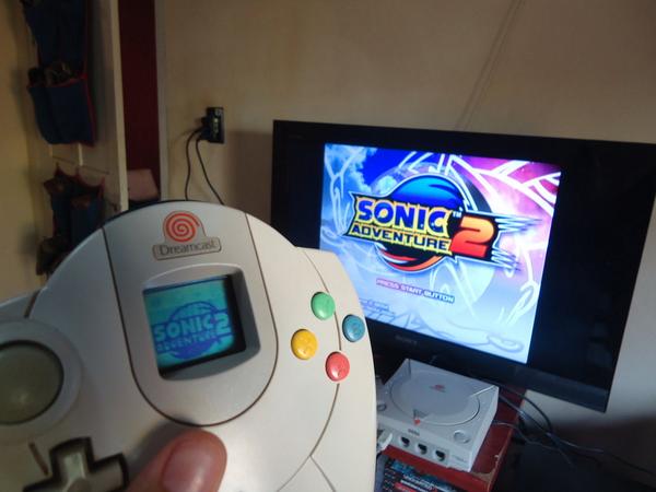 PlanetaSonic's tweet photo. Happy Birthday #DREAMCAST #15YEARS #ReleaseUK http://t.co/zc25LhANgE