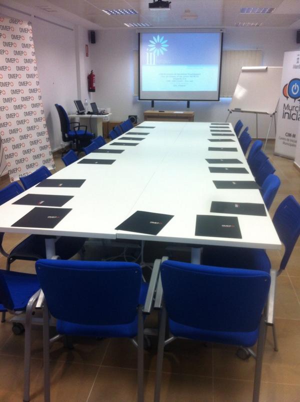 in_tempus's tweet photo. Completo el taller de "Ventas" en @MurciaInicia dentro del ciclo "Quiero ser empresaria de éxito" con @OmepMurcia http://t.co/eJ56SrsfVh
