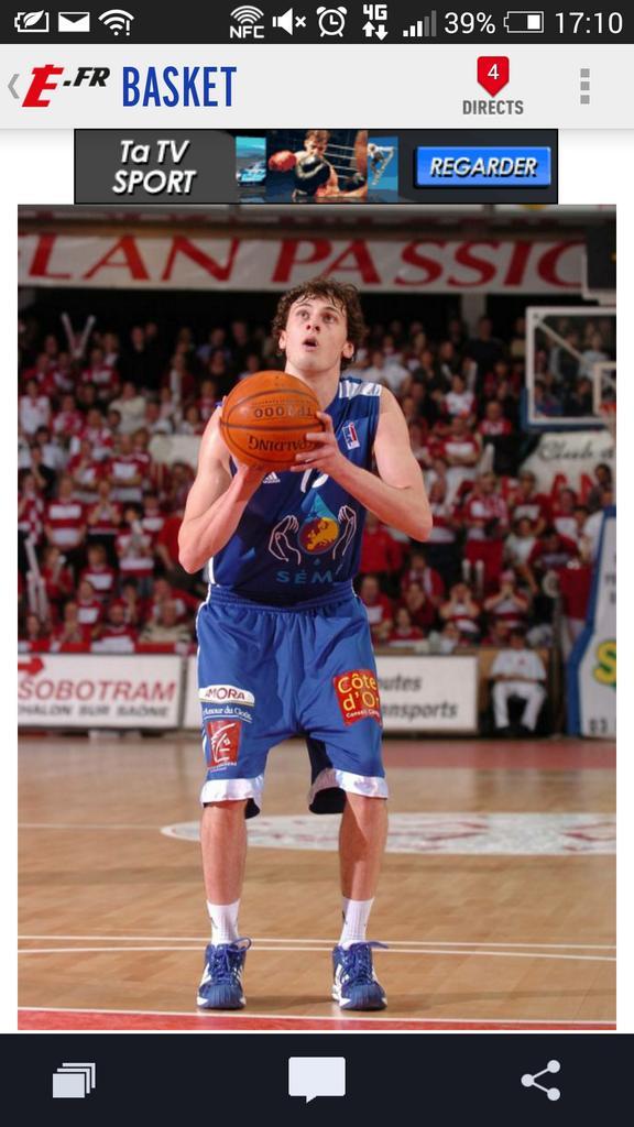 vincentricard4's tweet photo. Viktor Sanikidze : Dijon en 2005 (19 ans) vs aujourd'hui (28 ans). On devrait faire un prélèvement ADN, histoire de.. http://t.co/1dvqR8U5O4