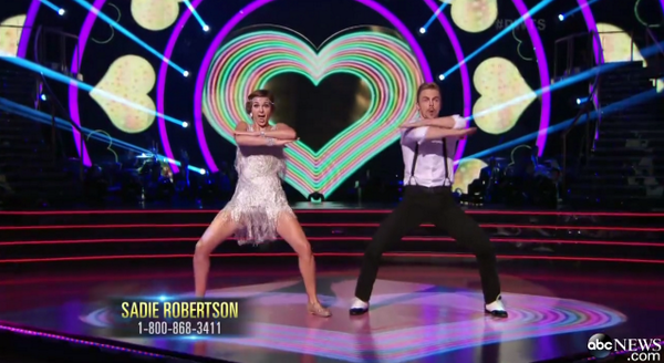 GMA's tweet photo. On @DancingABC last night, @sadierob &amp; @derekhough dazzled. @candacecbure was on to discuss. http://t.co/0SFCpdaYW1 http://t.co/cptYvJZVhL