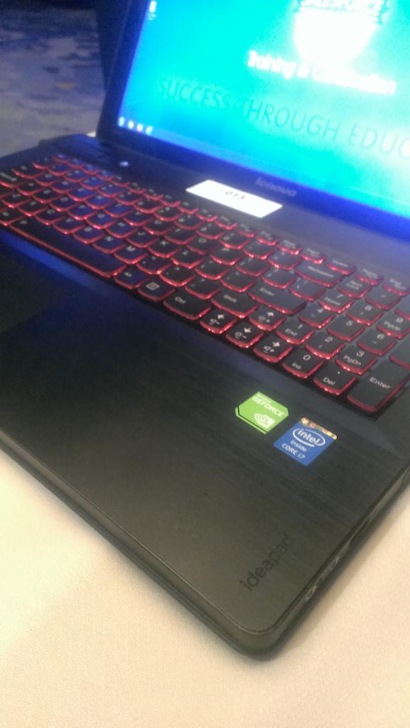 SMB_NH's tweet image. Finally some good laptops @Dreamforce @lenovoUS #DF14  #I7 #NotAMac