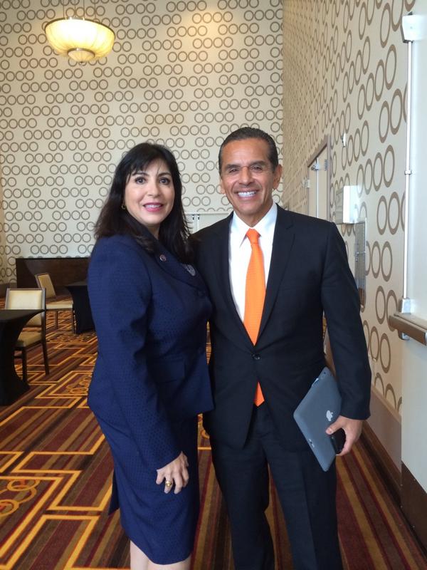 NAHREP's tweet image. Teresa Palacios Smith and 41st LA Mayor Antonio Villaraigosa #53M1 #NAHREP2014 #WealthProject