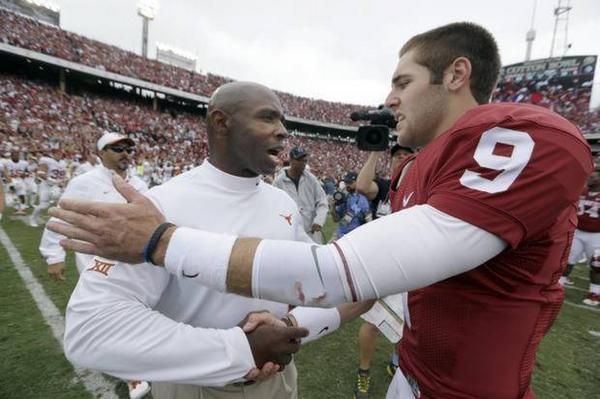 OklahomaSentina's tweet image. Oklahoma football: Josh Heupel ... #CollegeFootball #JoshHeupel #OffensiveCoordinator j.mp/ZY7BE0