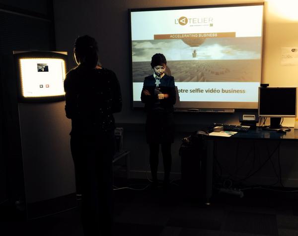 latelier's tweet image. Enregistrez votre pitch en mode videomaton avec @studio007 et L'Atelier à l'#ITTuesday. Rdv à @echangeur_pme