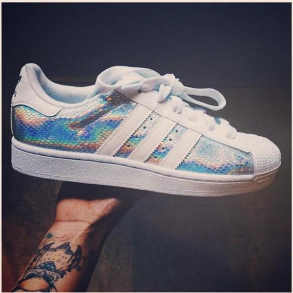 adidas superstar holographic