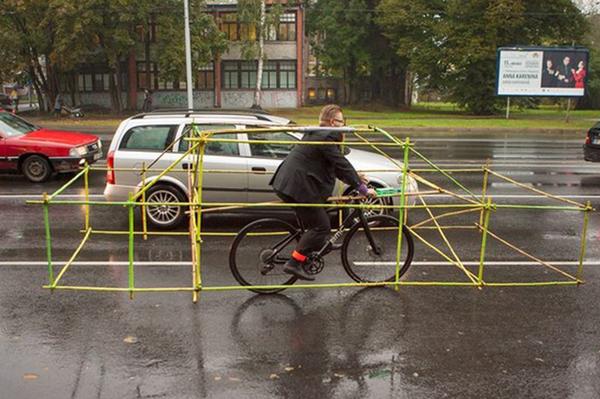 Latvian cyclists find new way to protest about space for cycling | cyclingweekly.co.uk/news/latest-ne…