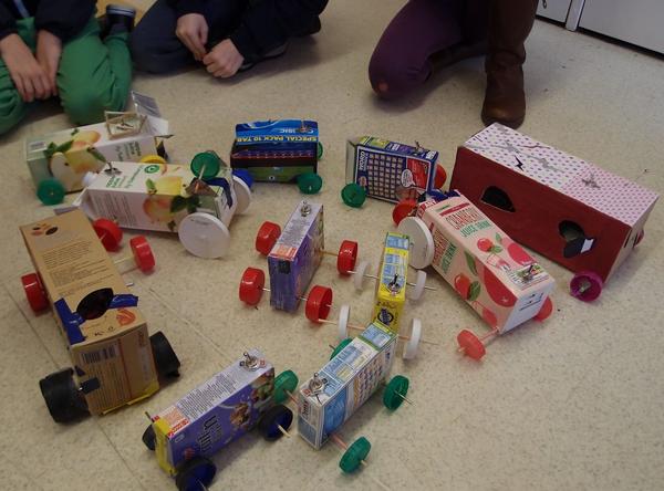 <a href="/schoolsoutMo/">amanda kirby</a> @scrapstoreGlos <a href="/ReusefulUK/">Reuseful UK</a> motorised junk - fun with boxes, wheels &amp; geared motors from <a href="/spiratronics/">Spiratronics</a>