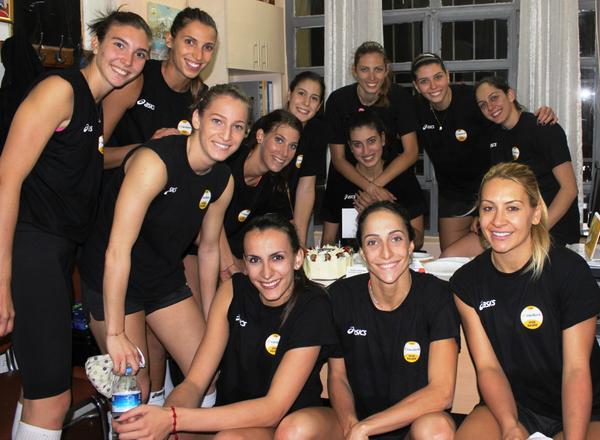 ElitsaV's tweet photo. @VakifBankSK #Season #2014/15 #Go #Vakif http://t.co/OV1r19q6r5